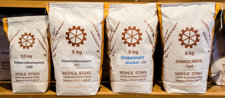Mehle der Mühle Sting Kirchheim-Jesingen - der Mühlenladen im Farrenstall